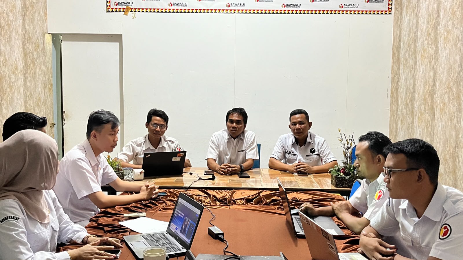 Bawaslu Kabupaten Lampung Selatan melaksanakan Rapat Dalam Kantor dalam rangka Pembinaan dan Penguatan Kelembagaan